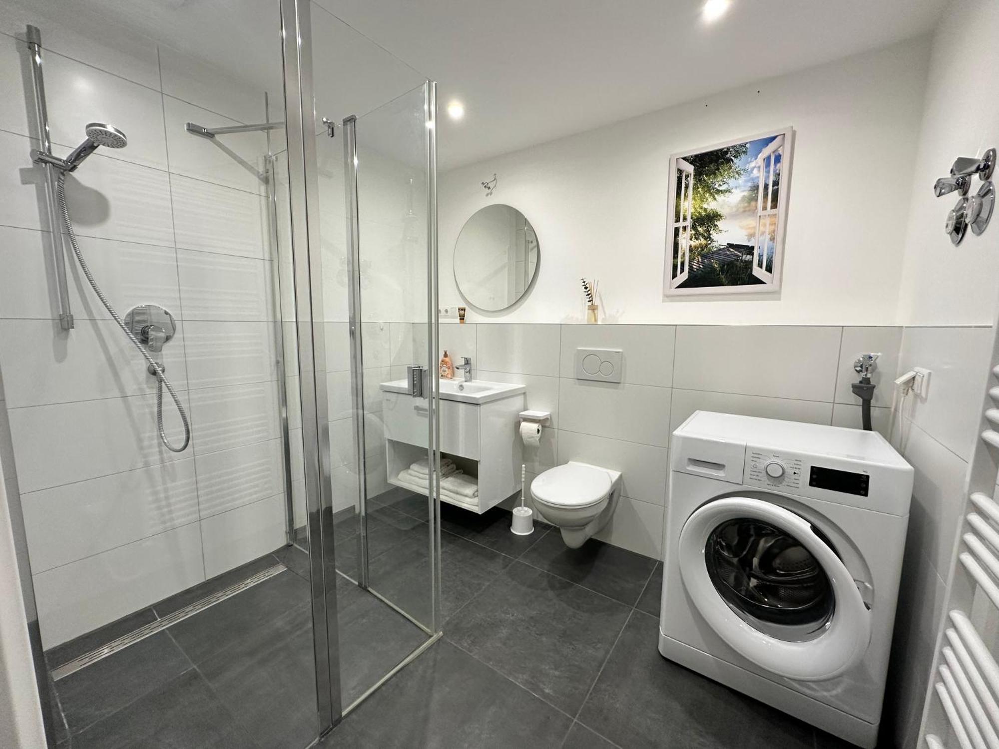 Modernes Apartment I Parkplatz I Terrasse Blumberg Bagian luar foto